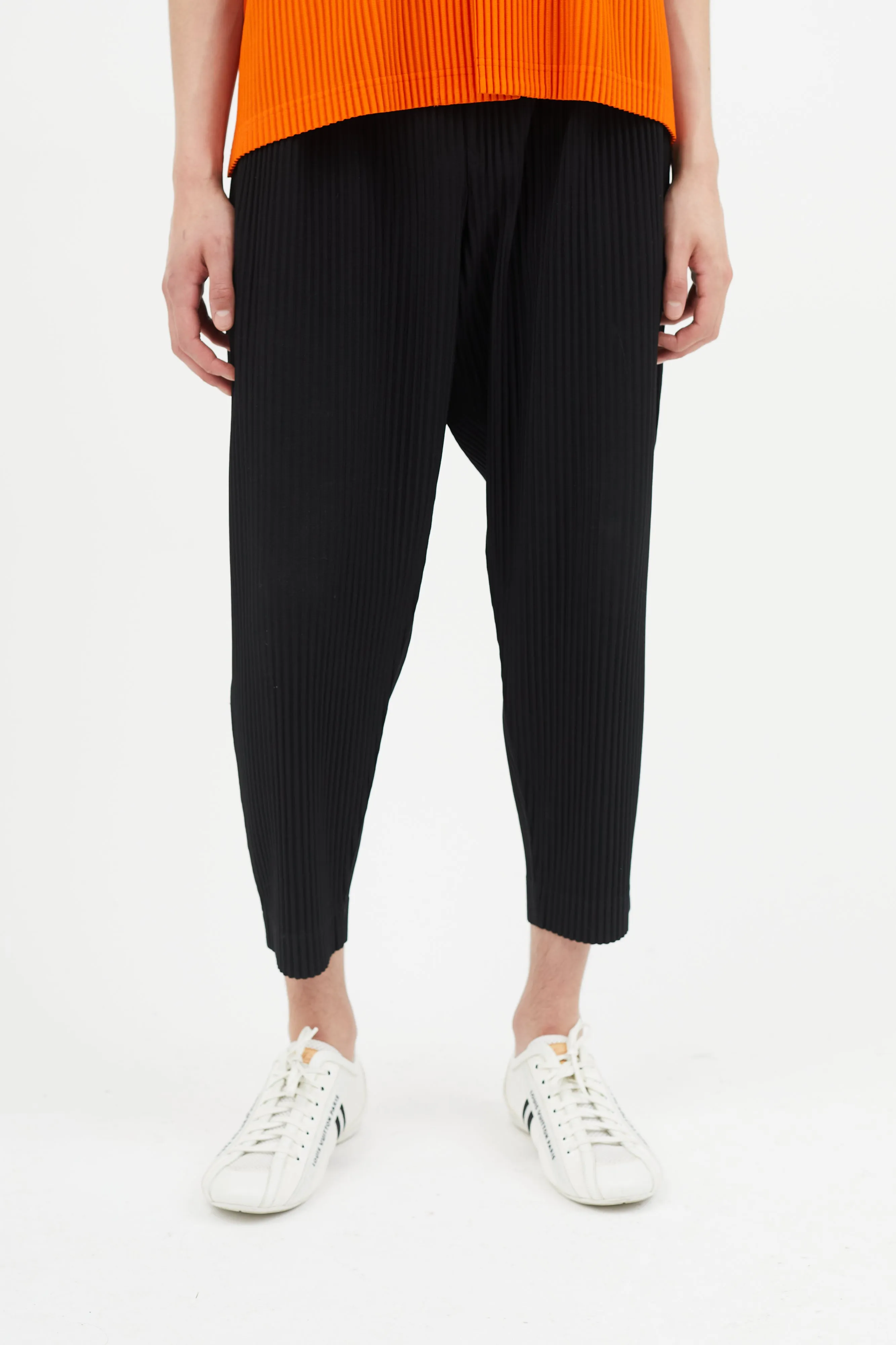Black Pleated Tapered Trouser