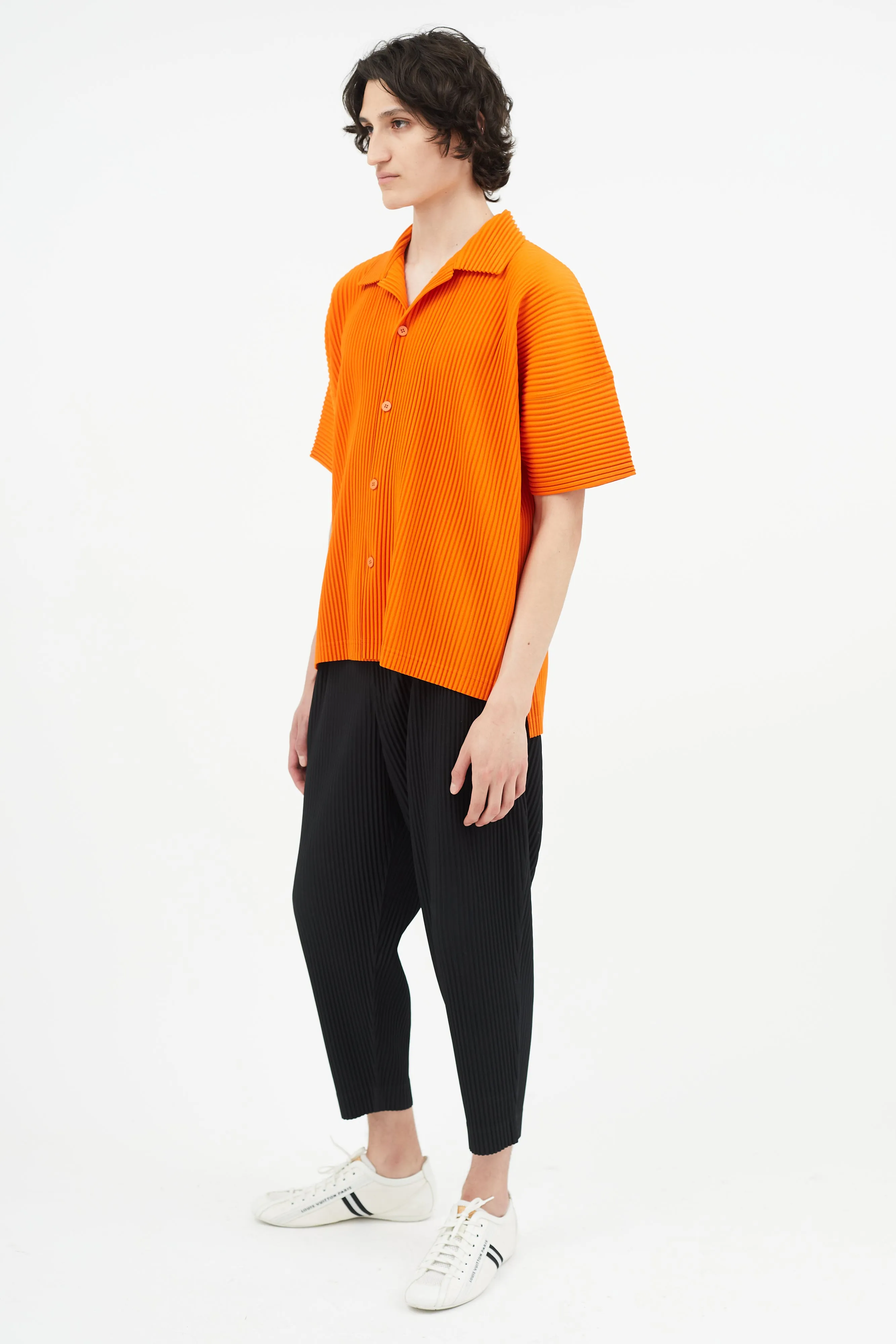Black Pleated Tapered Trouser