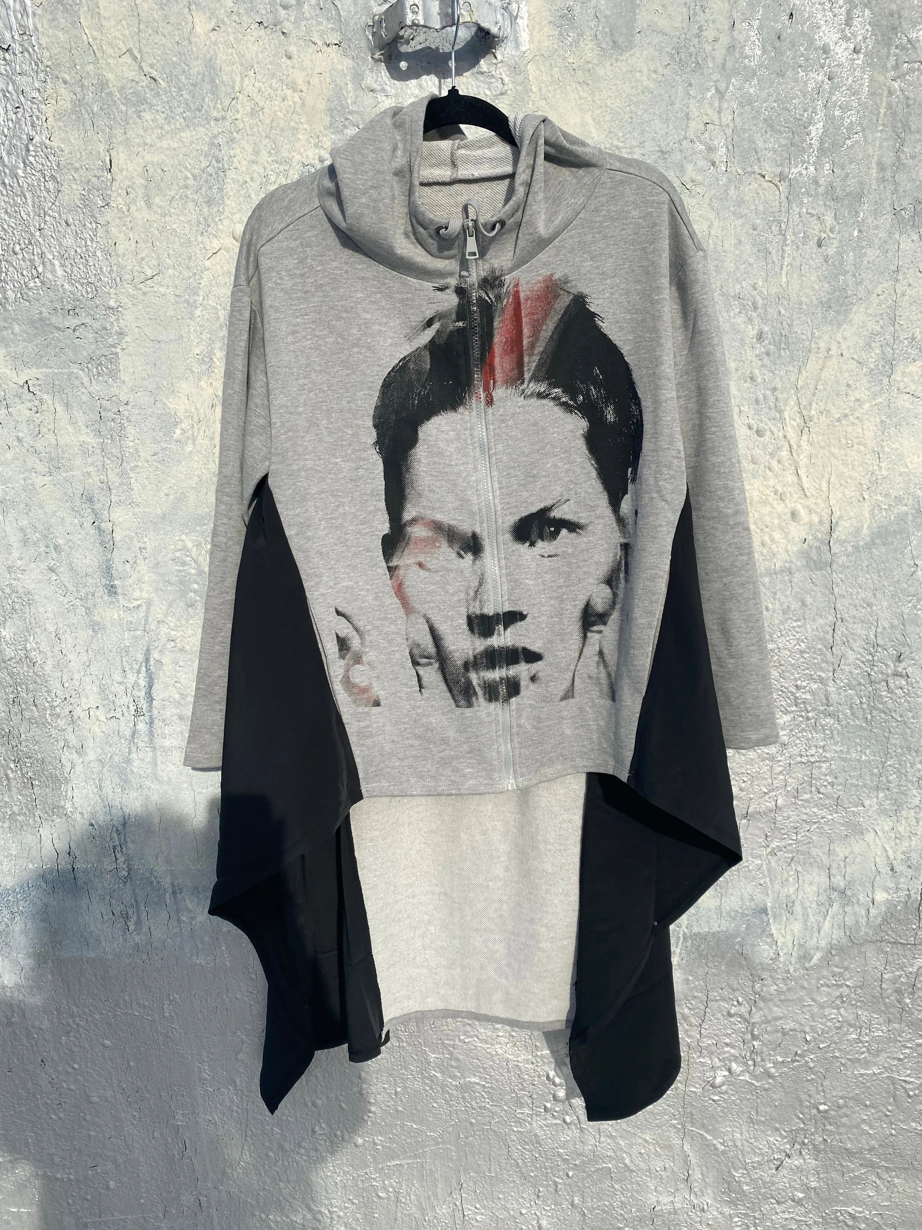 Moss Asymmetrical zippered hoody sweatshirt. Onesize