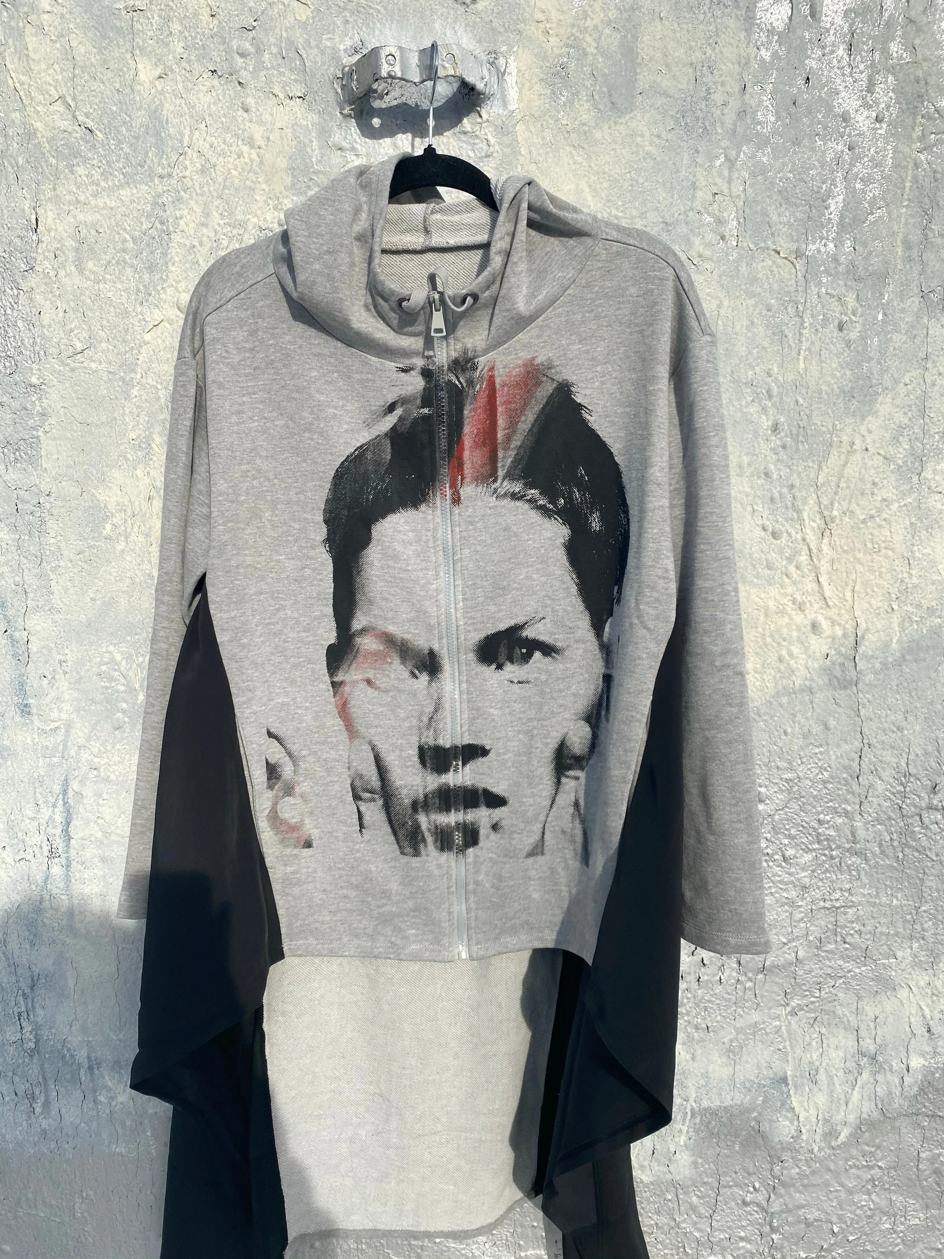 Moss Asymmetrical zippered hoody sweatshirt. Onesize