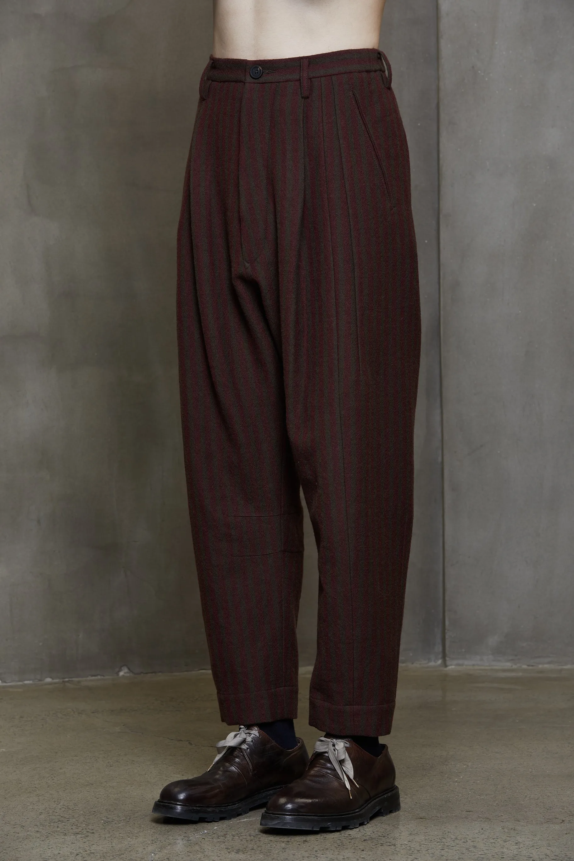 TAPERED CUT TROUSERS
